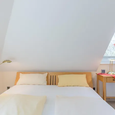 Wagenknecht, 10 Apartment *