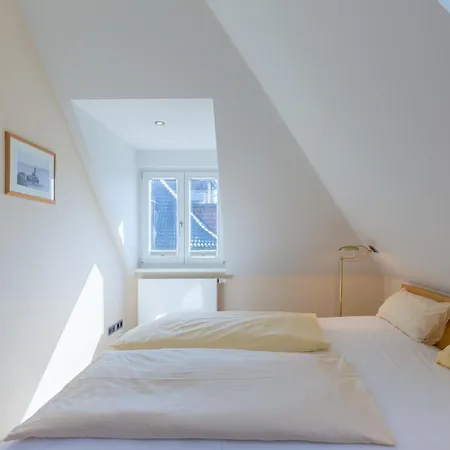 Wagenknecht, 10 Apartman *